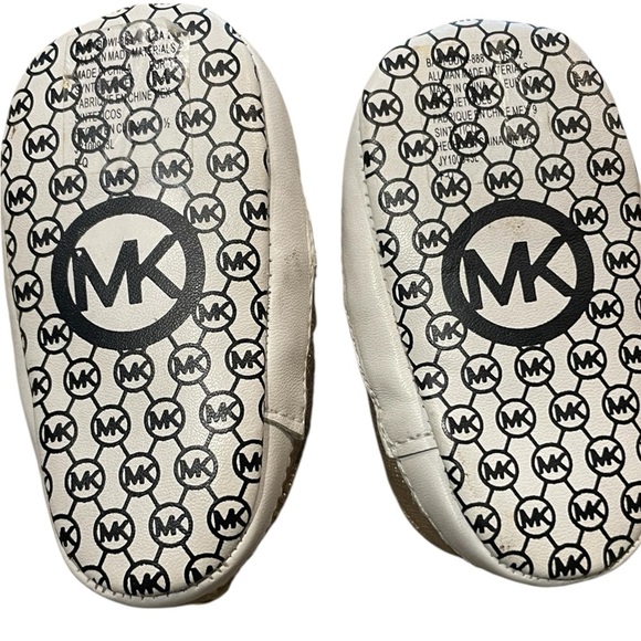 MICHAEL MICHAEL KORS sz 2 Baby Shoes Soft Sole Slip On Metallic Bows Gold - Picture 3 of 4